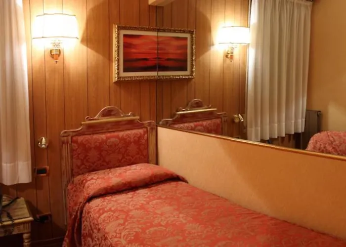 ヴェネツィア ホテル 3*