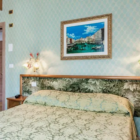 Hotel Venezia 3*