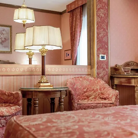 Hotel Venezia 3*